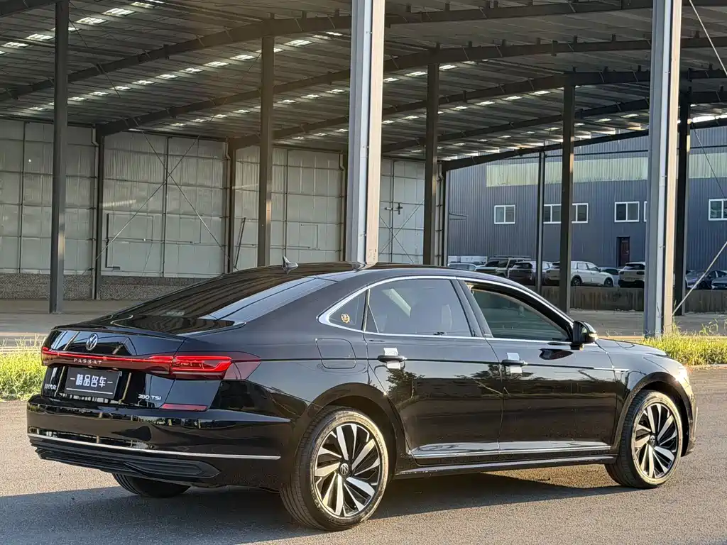 Volkswagen Passat — фото 7