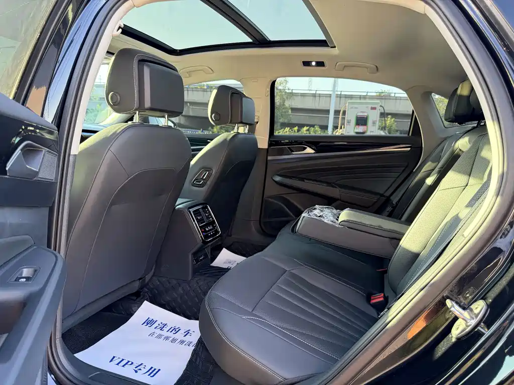 Volkswagen Passat — фото 9