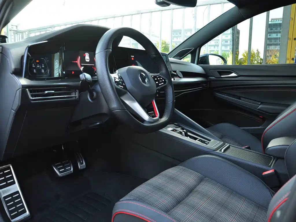 Volkswagen Golf GTI — фото 9