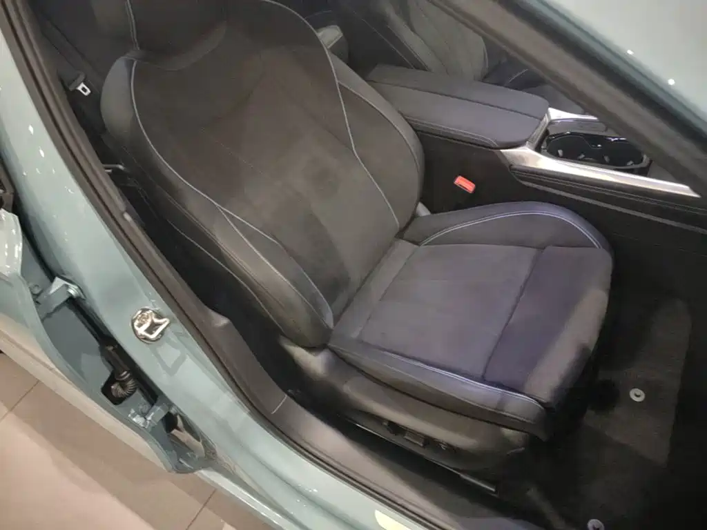 Volkswagen Passat — фото 25