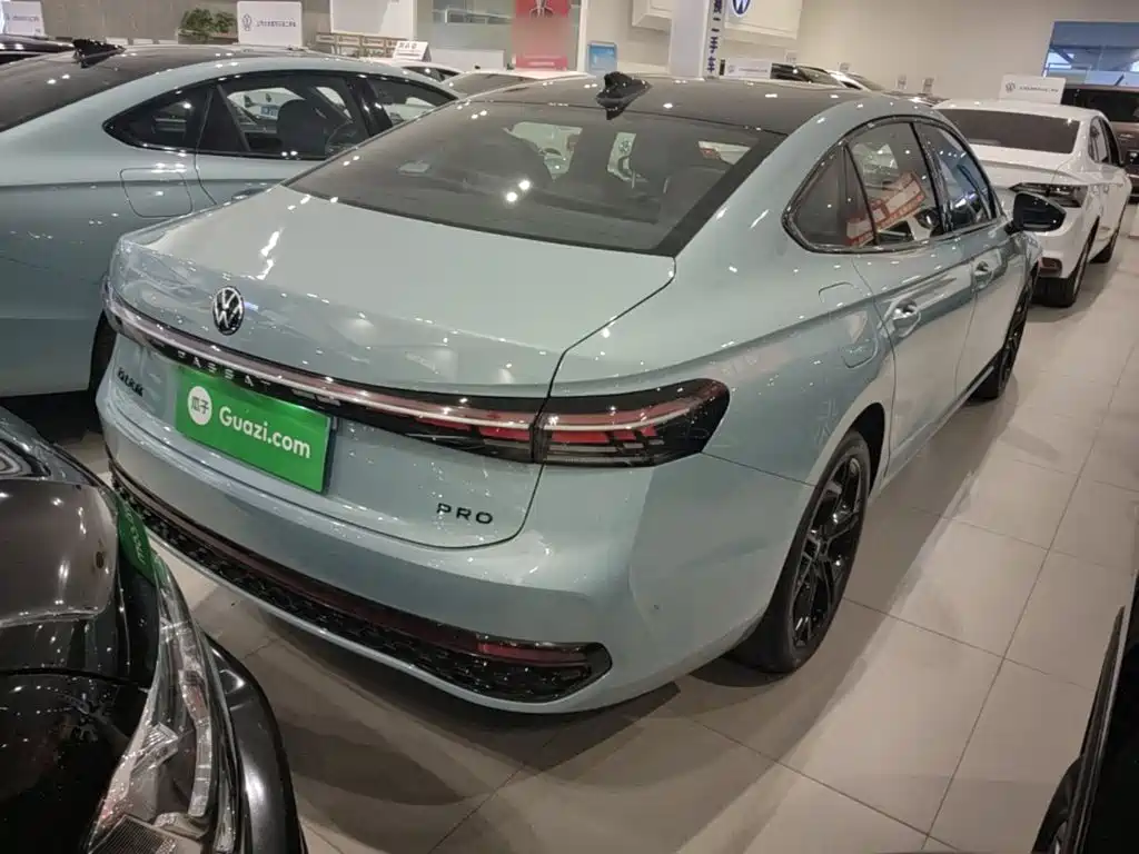 Volkswagen Passat — фото 7