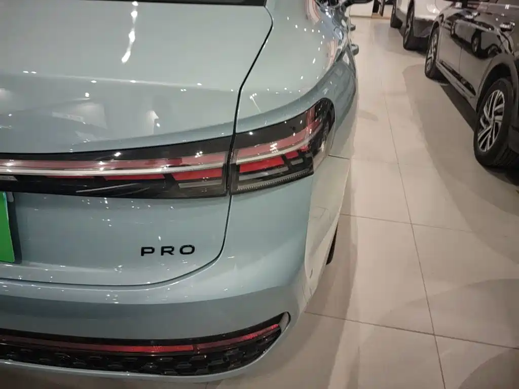 Volkswagen Passat — фото 8
