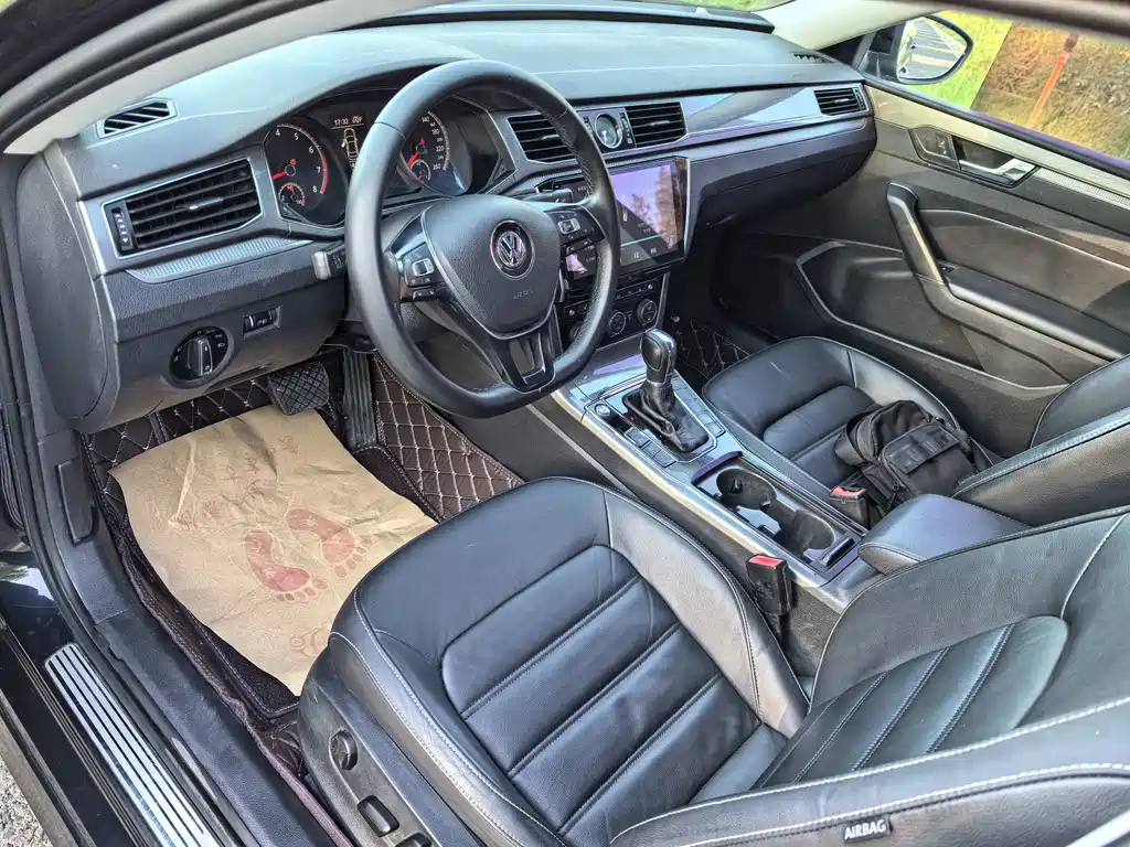 Volkswagen Passat — фото 5