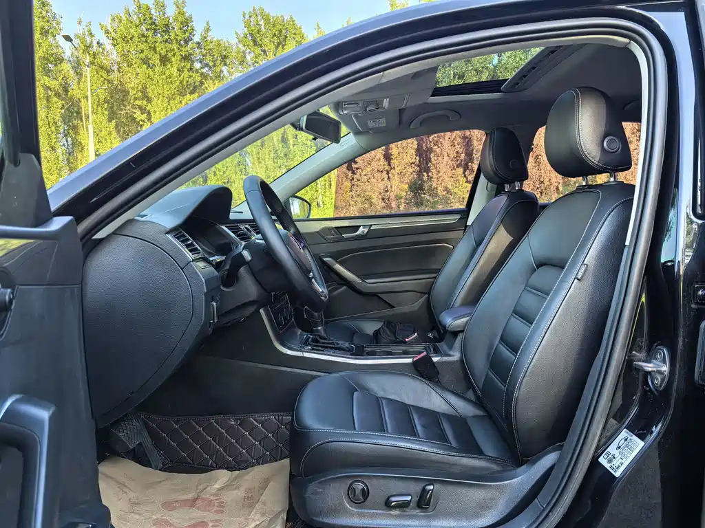 Volkswagen Passat — фото 7