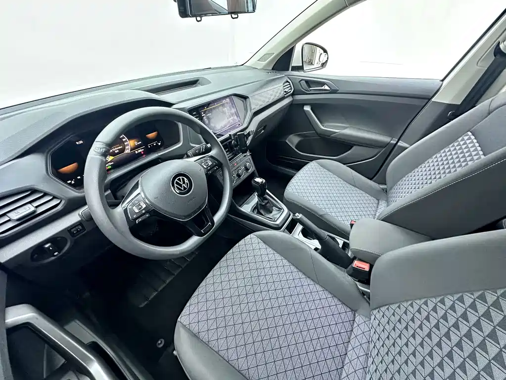 Volkswagen T-Cross — фото 10