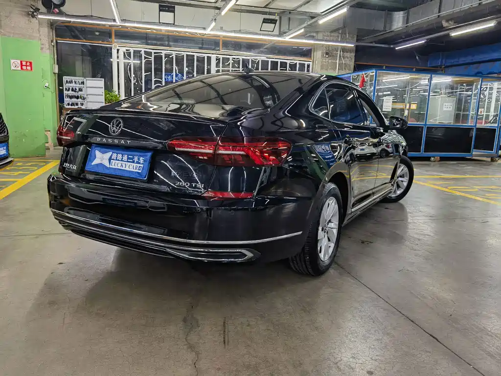 Volkswagen Passat — фото 4