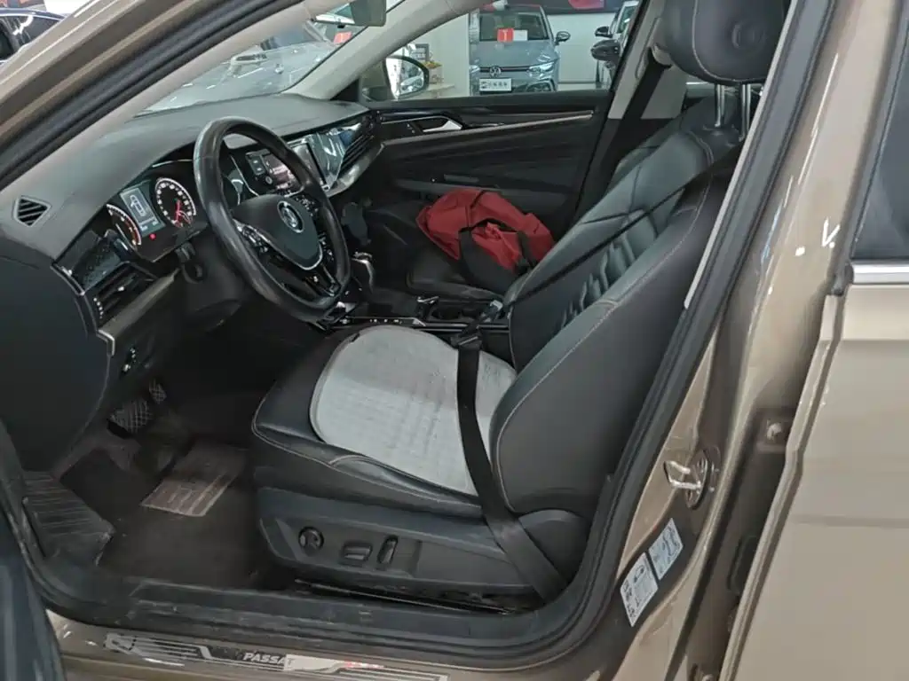Volkswagen Passat — фото 15