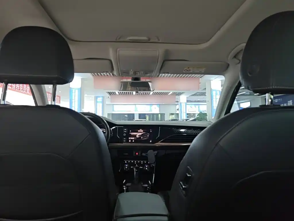 Volkswagen Passat — фото 18