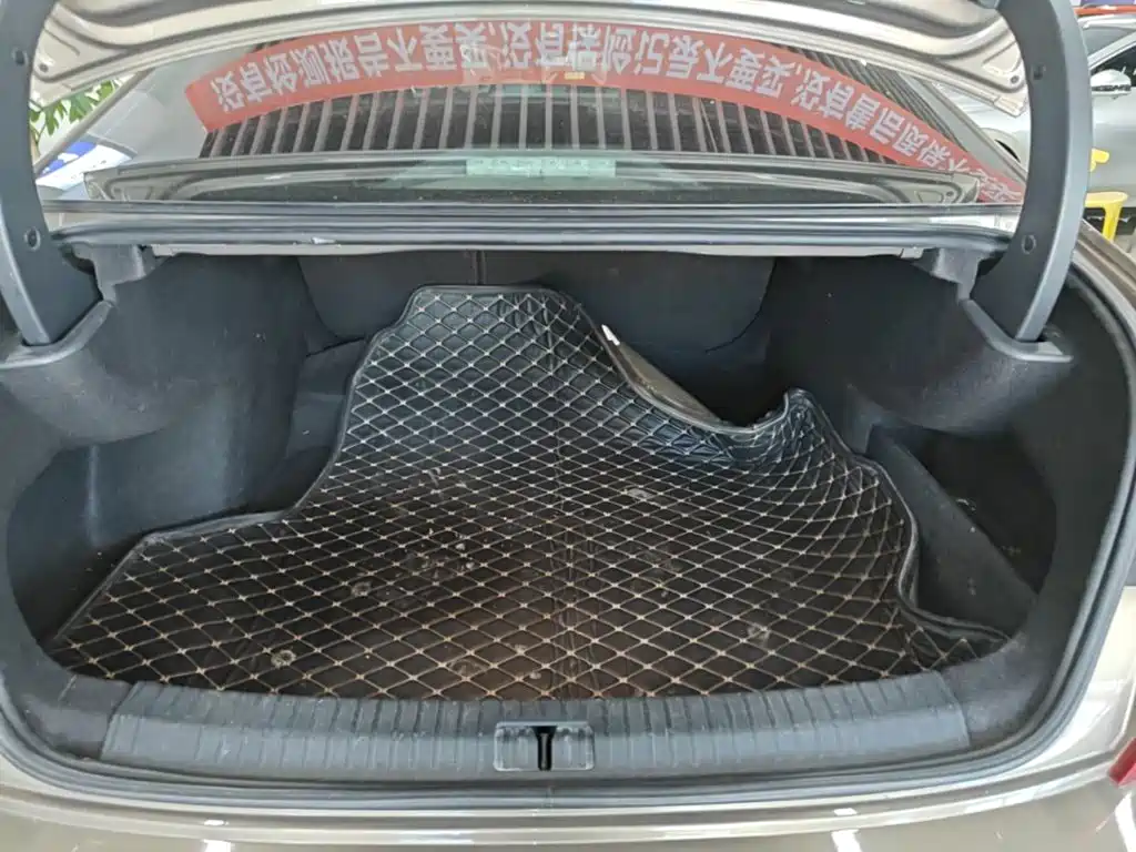 Volkswagen Passat — фото 19