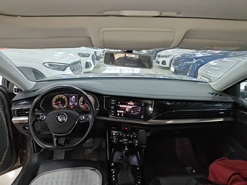 Volkswagen Passat — фото 10