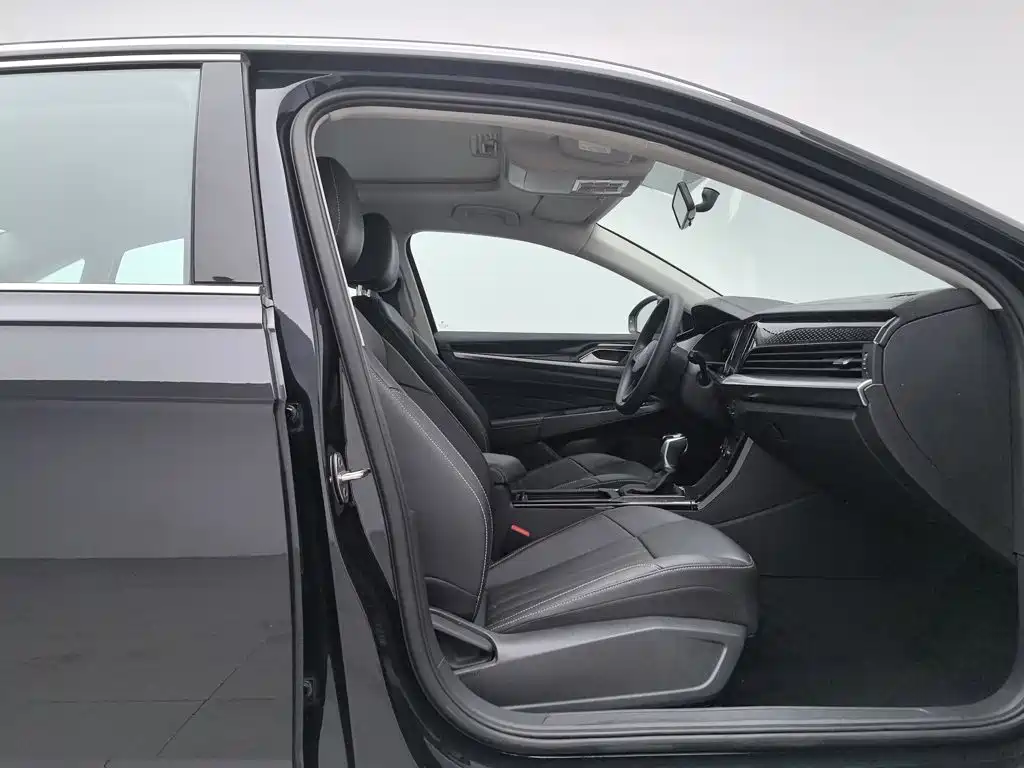 Volkswagen Passat — фото 23