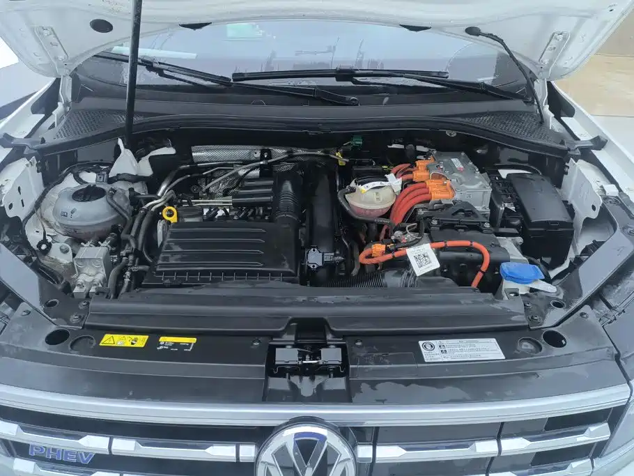 Volkswagen Tiguan L PHEV — фото 10