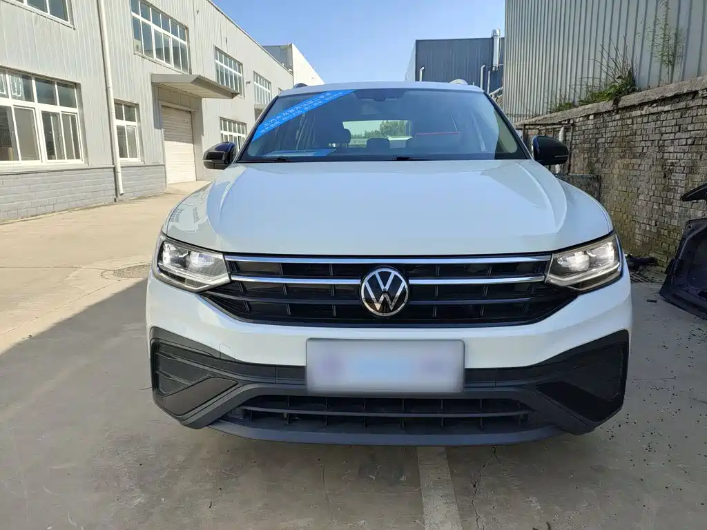 Volkswagen Tiguan L — фото 3