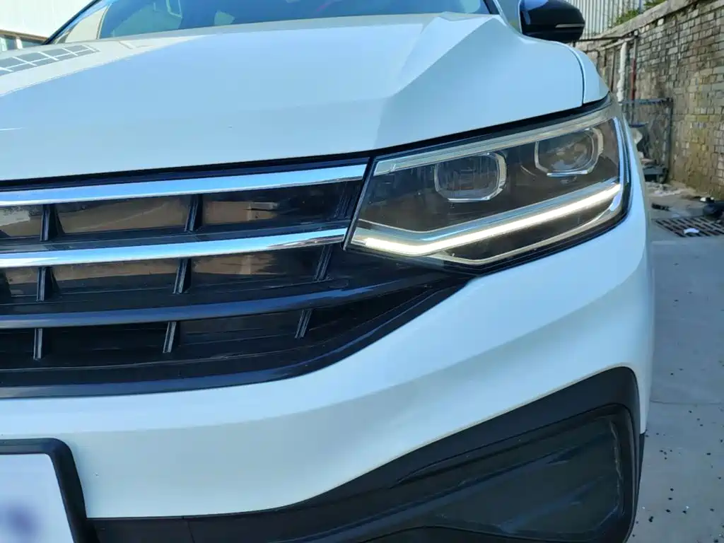 Volkswagen Tiguan L — фото 24