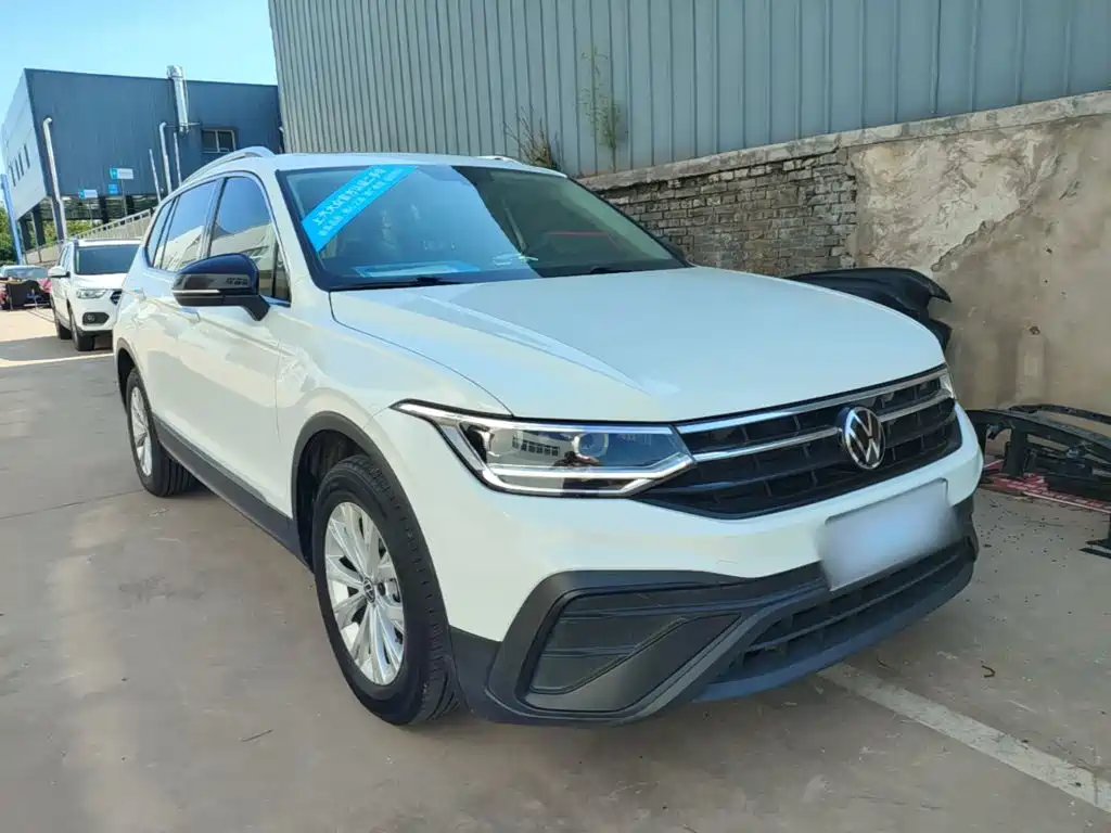 Volkswagen Tiguan L — фото 4