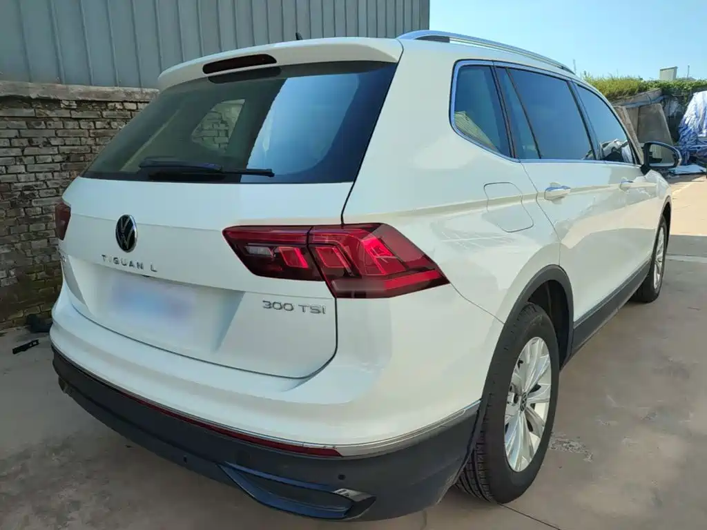 Volkswagen Tiguan L — фото 7