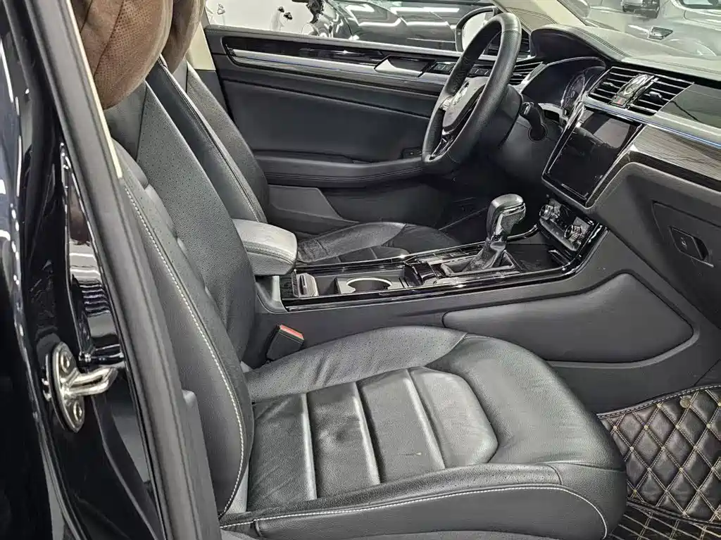 Volkswagen Phideon — фото 7