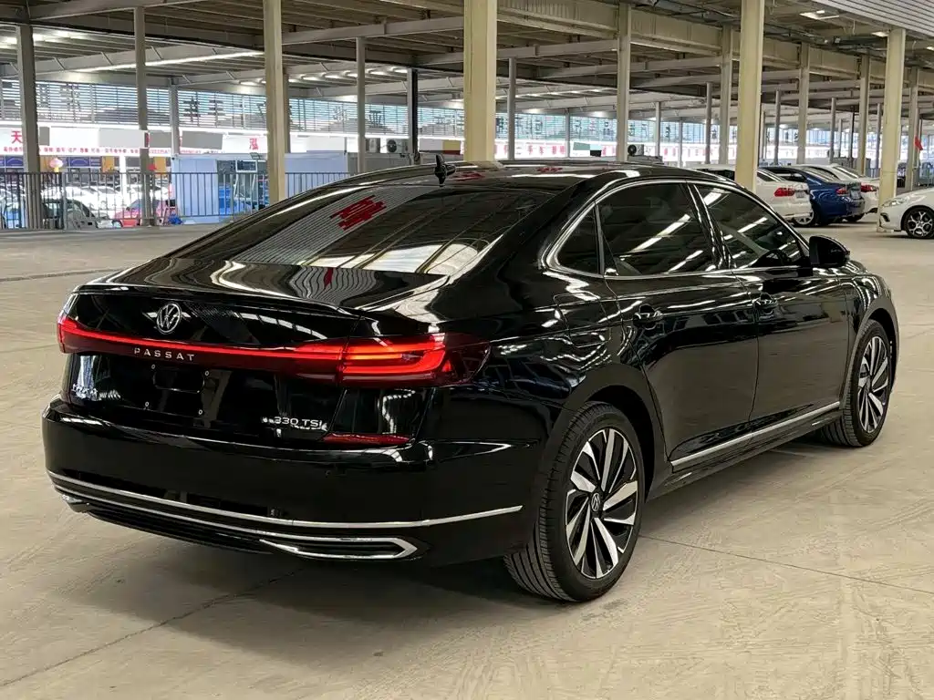 Volkswagen Passat — фото 4