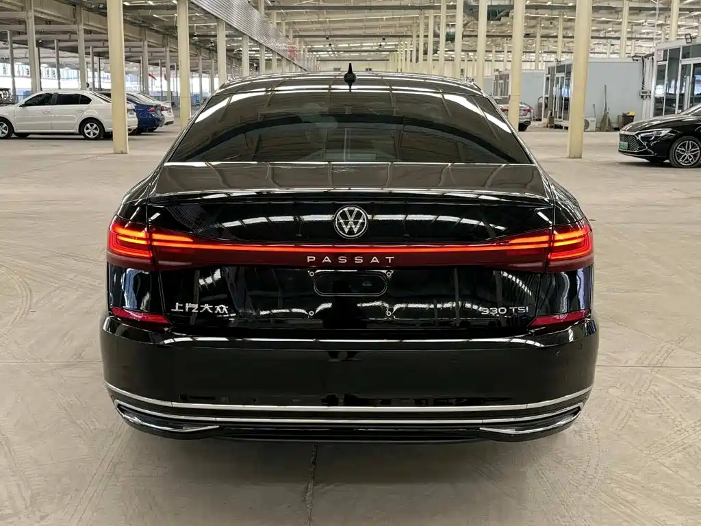 Volkswagen Passat — фото 5