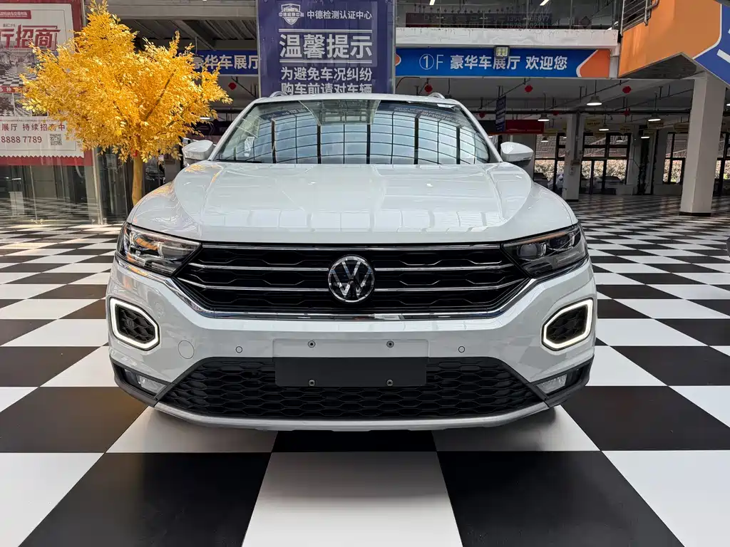 Volkswagen T-Roc — фото 2