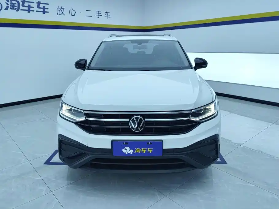 Volkswagen Tiguan L — фото 2