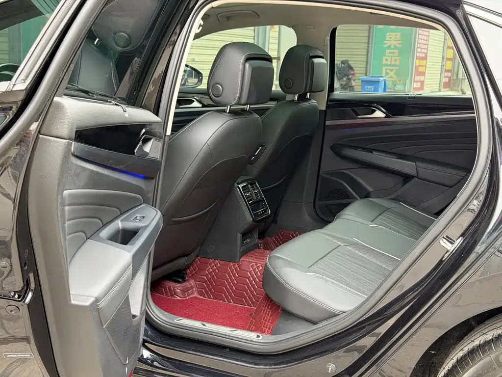Volkswagen Passat — фото 8