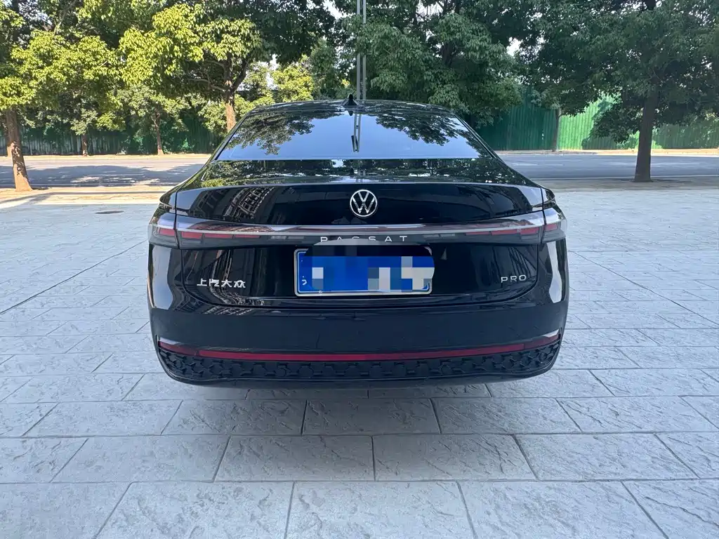 Volkswagen Passat — фото 8