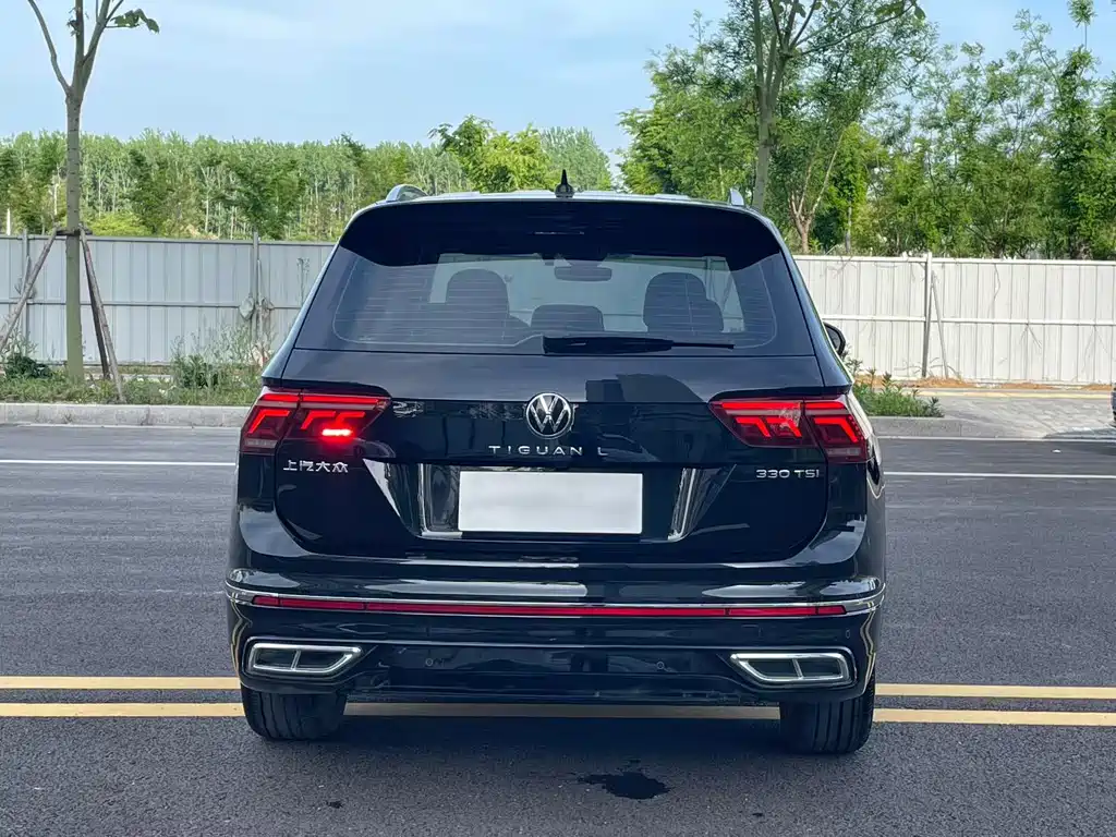 Volkswagen Tiguan L — фото 8