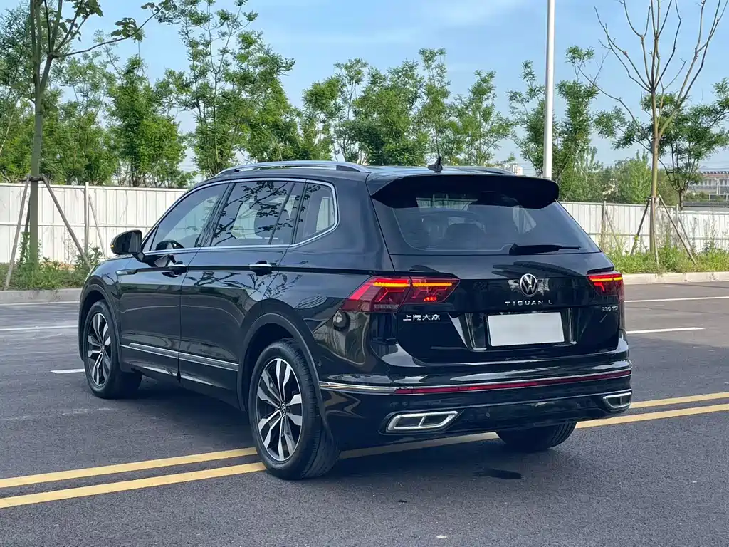 Volkswagen Tiguan L — фото 9
