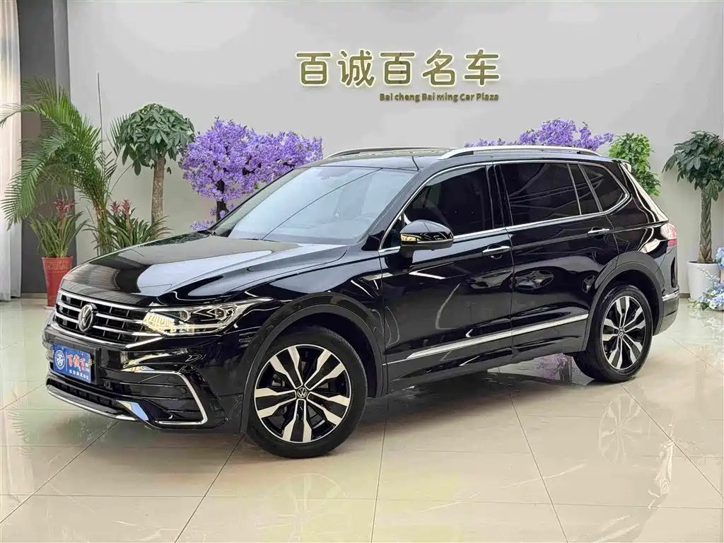 Volkswagen Tiguan L — фото 2