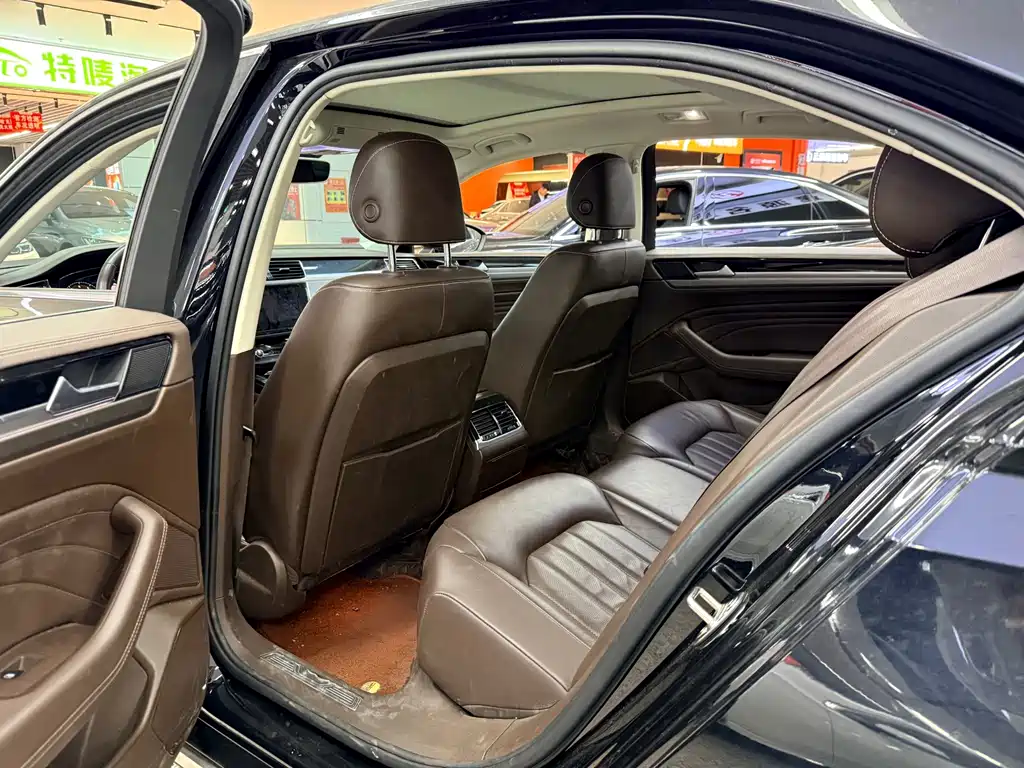 Volkswagen Phideon — фото 7