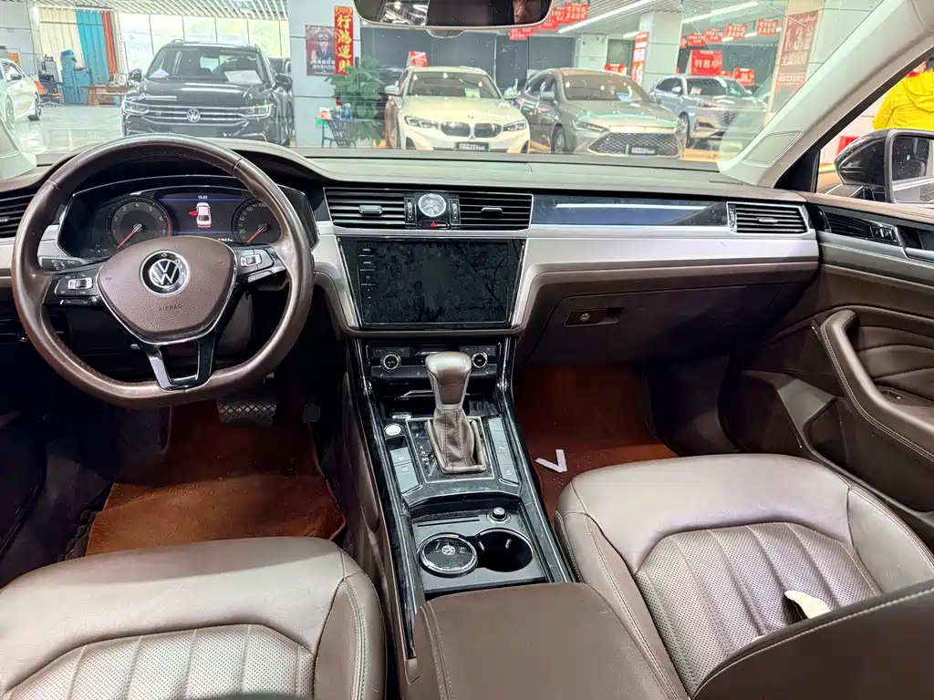 Volkswagen Phideon — фото 8