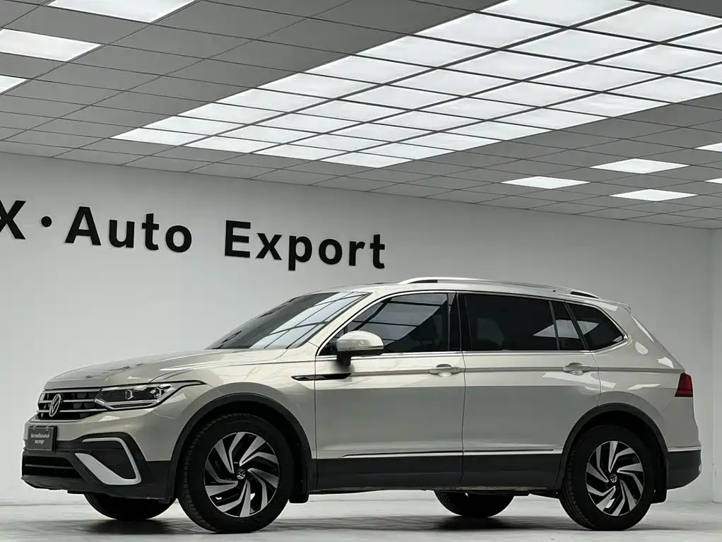 Volkswagen Tiguan L — фото 21