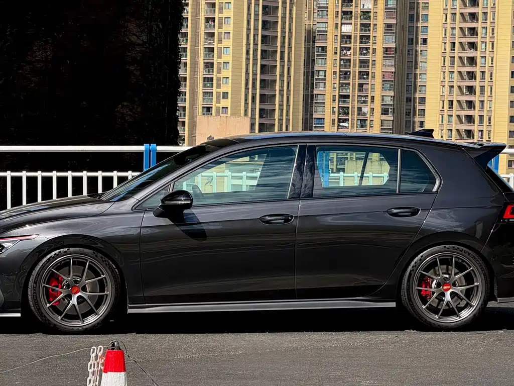 Volkswagen Golf GTI — фото 3
