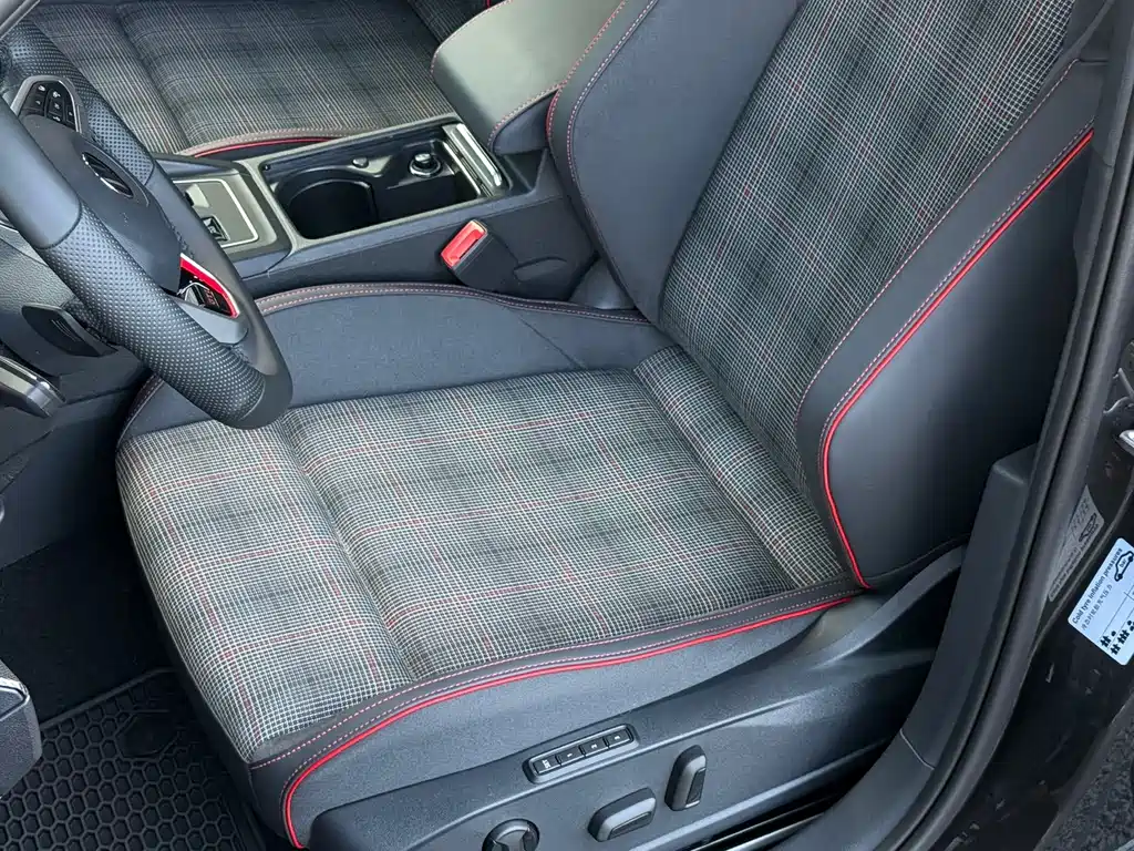 Volkswagen Golf GTI — фото 5