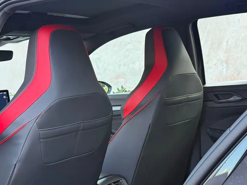 Volkswagen Golf GTI — фото 9
