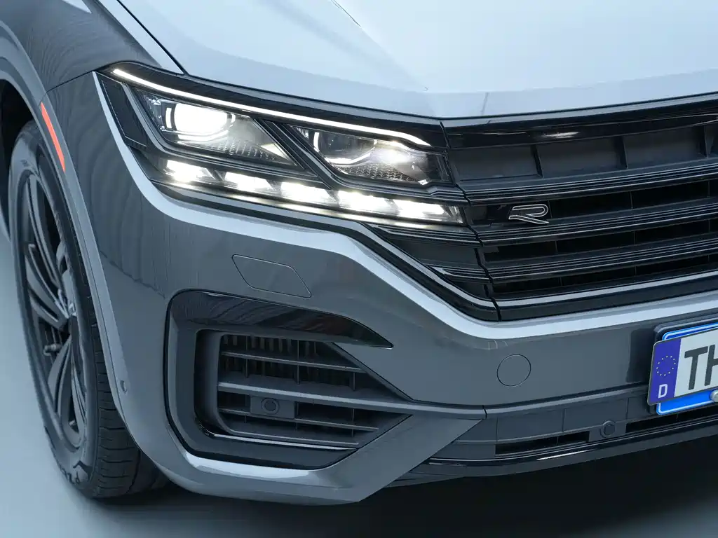 Volkswagen Touareg — фото 3