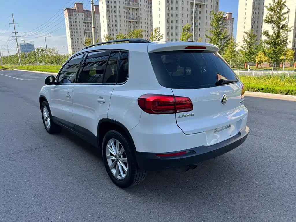 Volkswagen Tiguan — фото 5