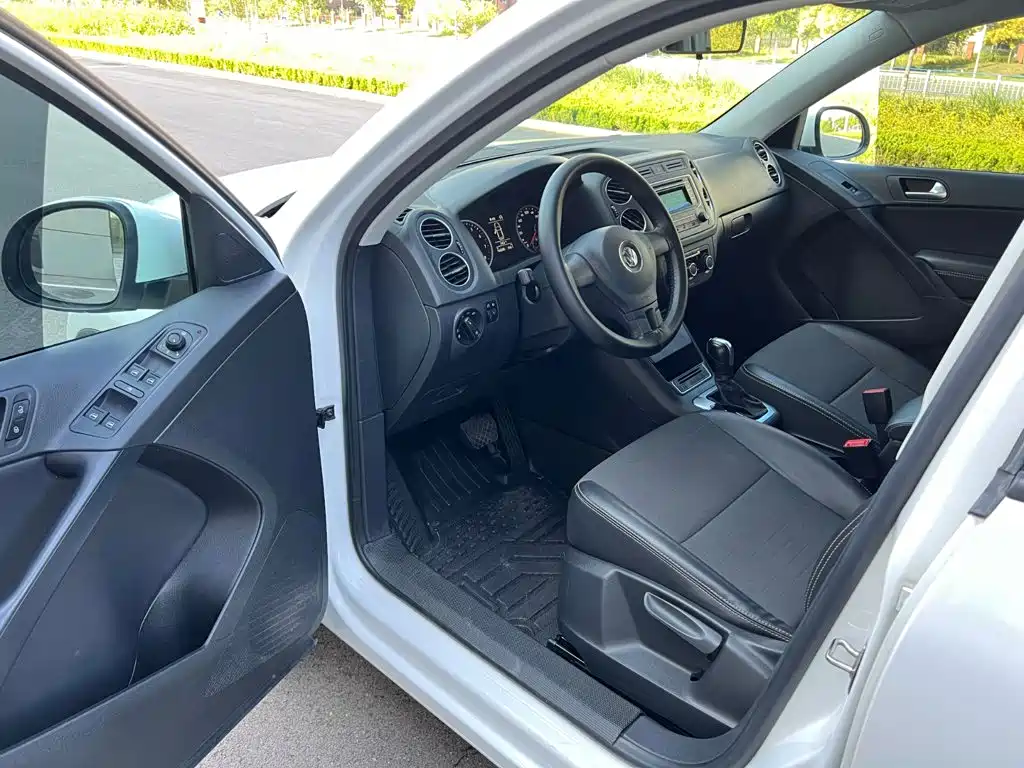 Volkswagen Tiguan — фото 6