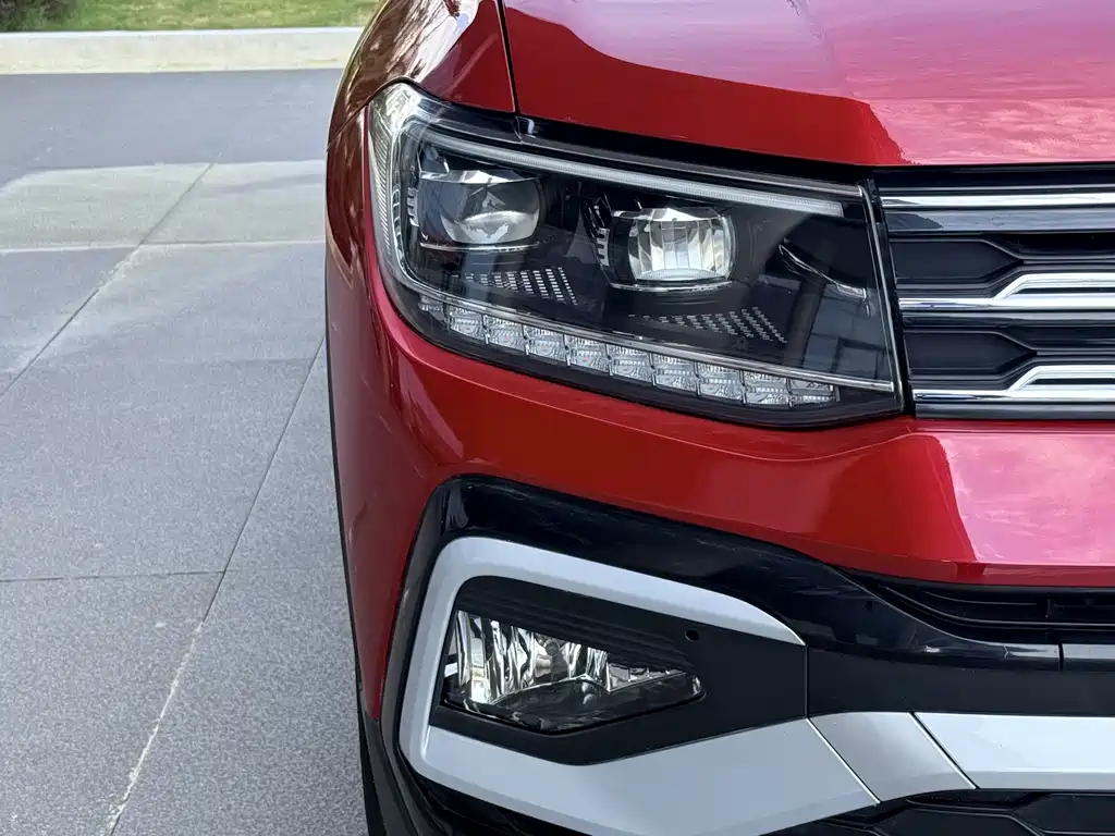 Volkswagen T-Cross — фото 9