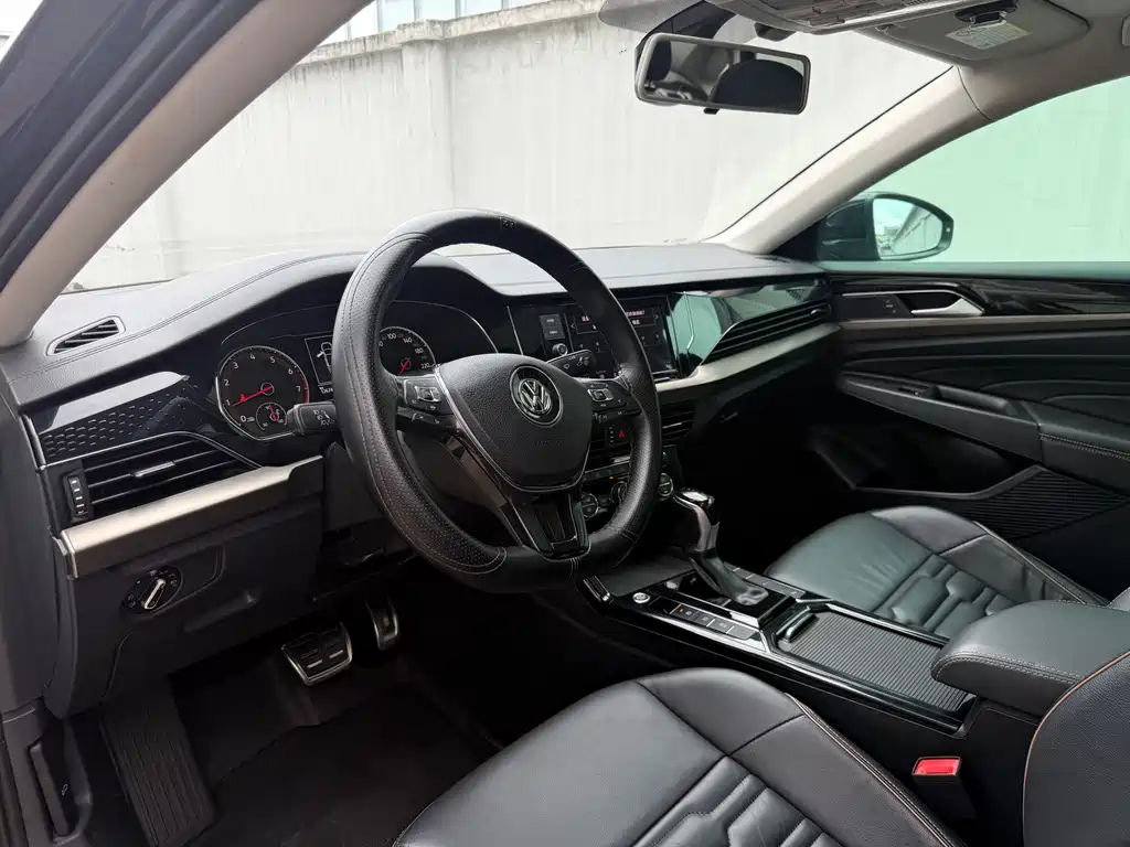 Volkswagen Passat — фото 14