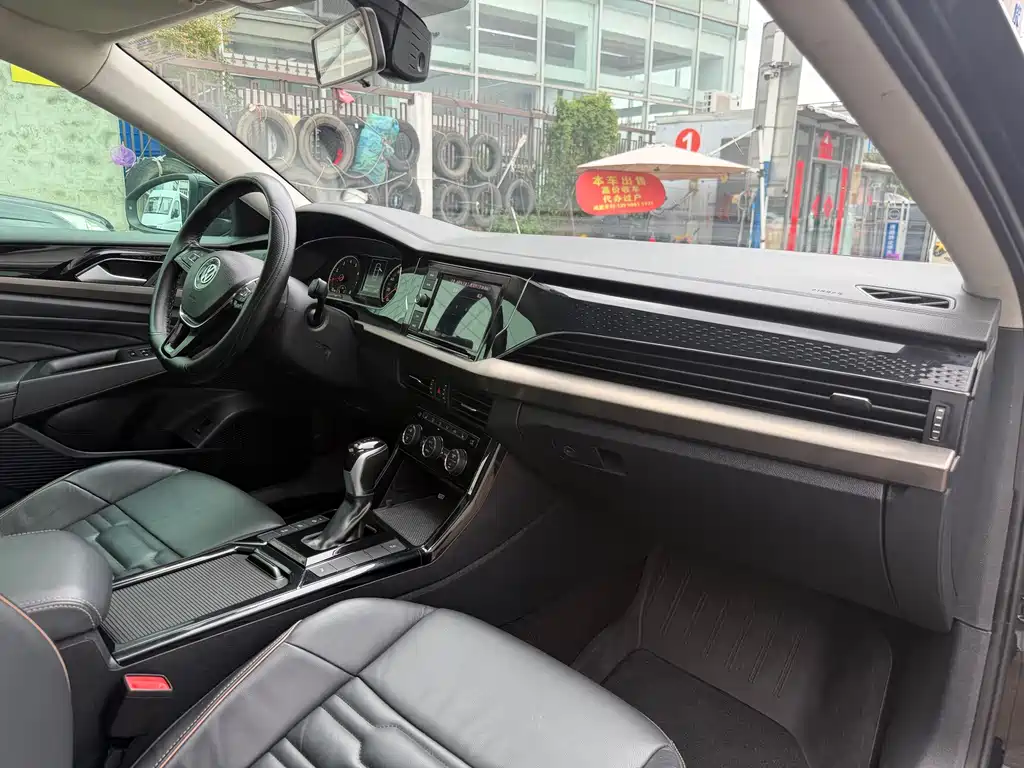 Volkswagen Passat — фото 15