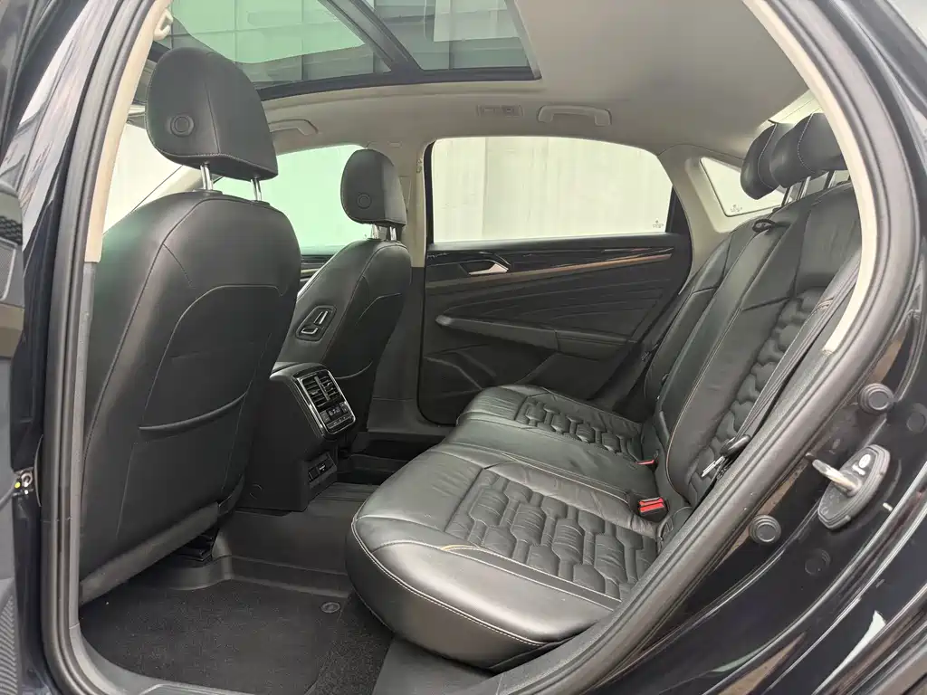 Volkswagen Passat — фото 5