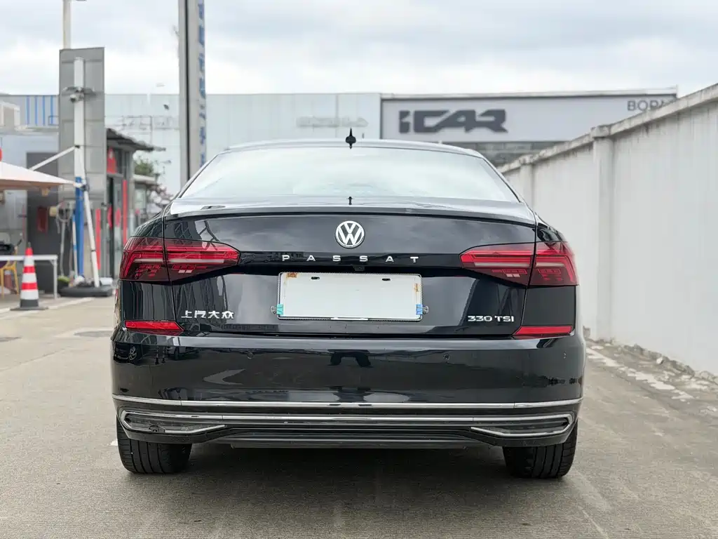 Volkswagen Passat — фото 9