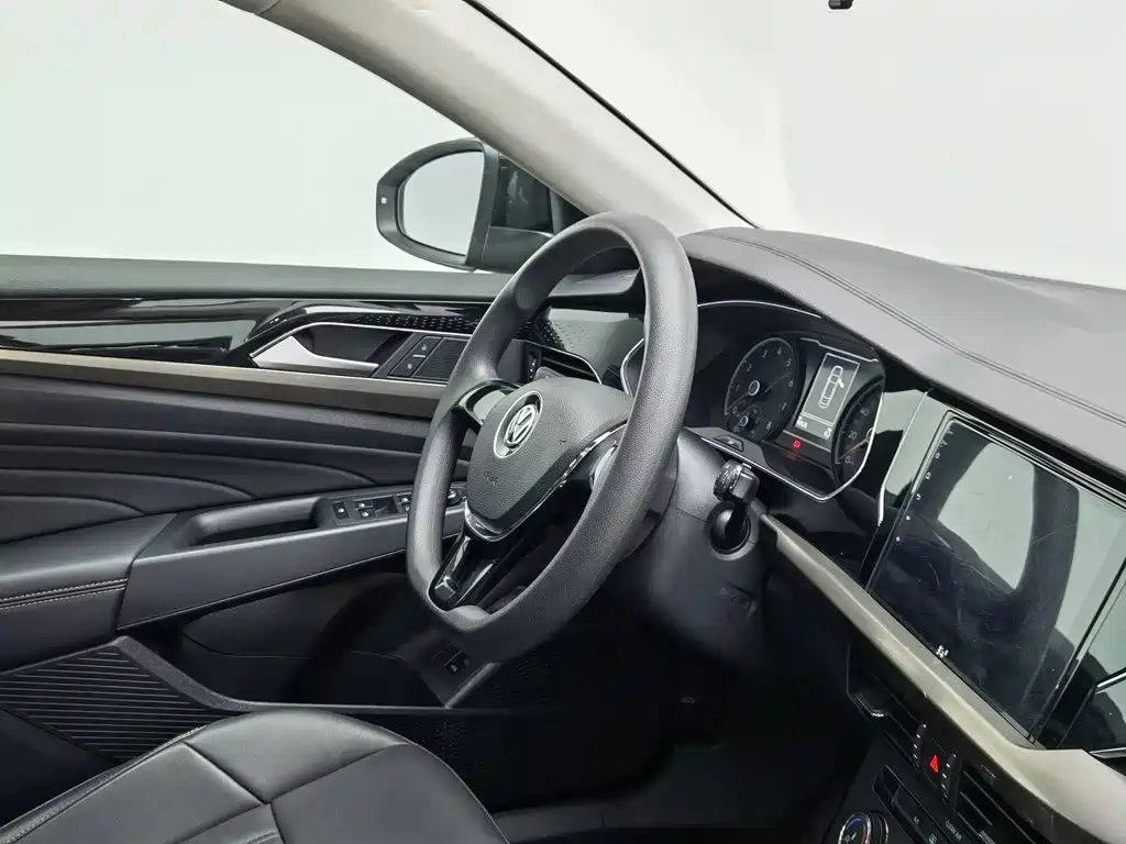 Volkswagen Passat — фото 22