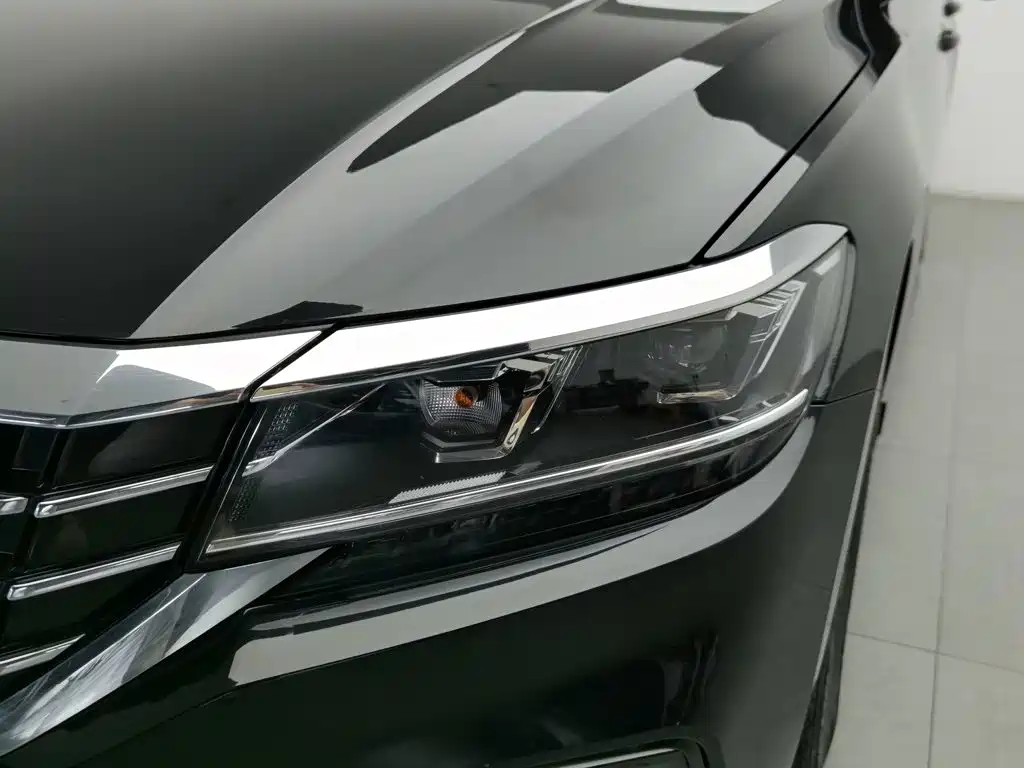 Volkswagen Passat — фото 7