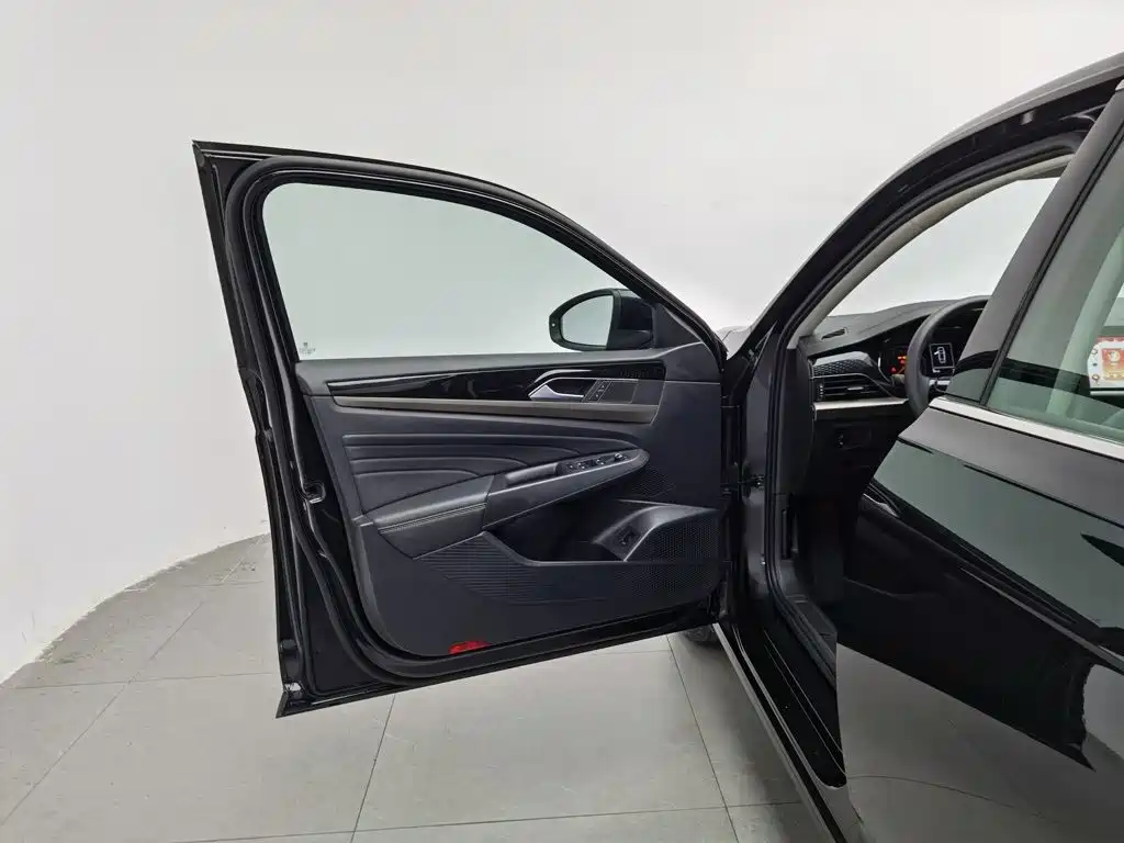 Volkswagen Passat — фото 8