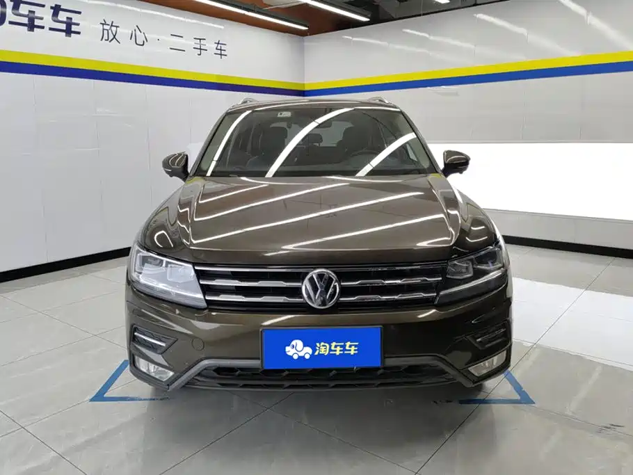 Volkswagen Tiguan L — фото 2