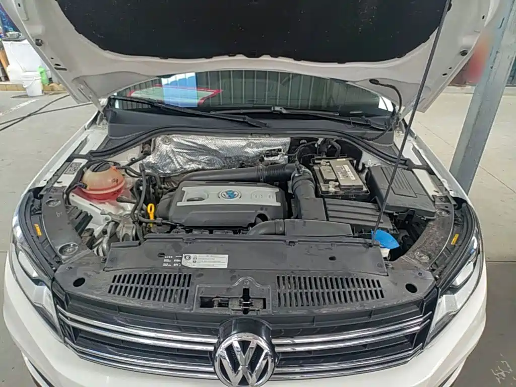 Volkswagen Tiguan — фото 20