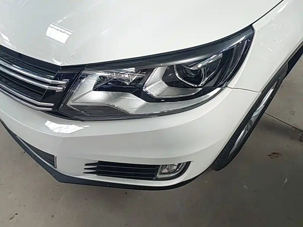 Volkswagen Tiguan — фото 24